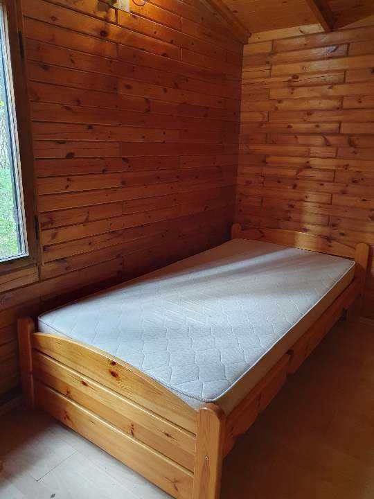 Sprzedam łóżko drewniane 100 cm x 200 cm
