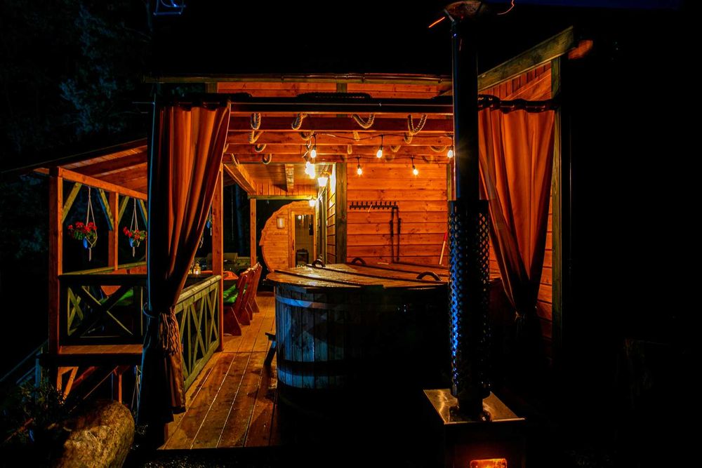 Domek RYSIÓWKA w lesie KASZUBY prywatny BASEN sauna BANIA zapraszamy