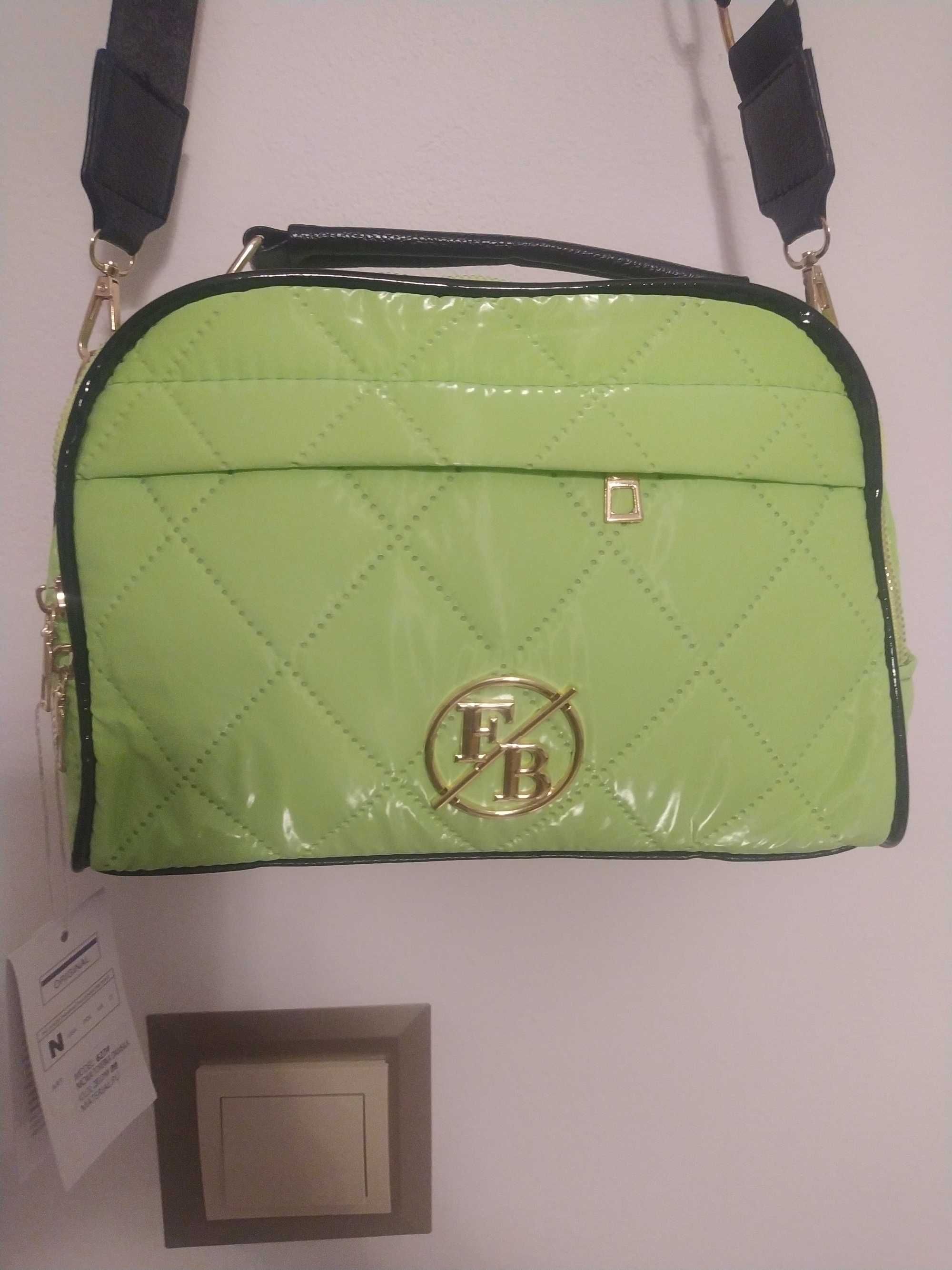 Nowa z metką zielona, neon torebka kuferek Fashion Bags