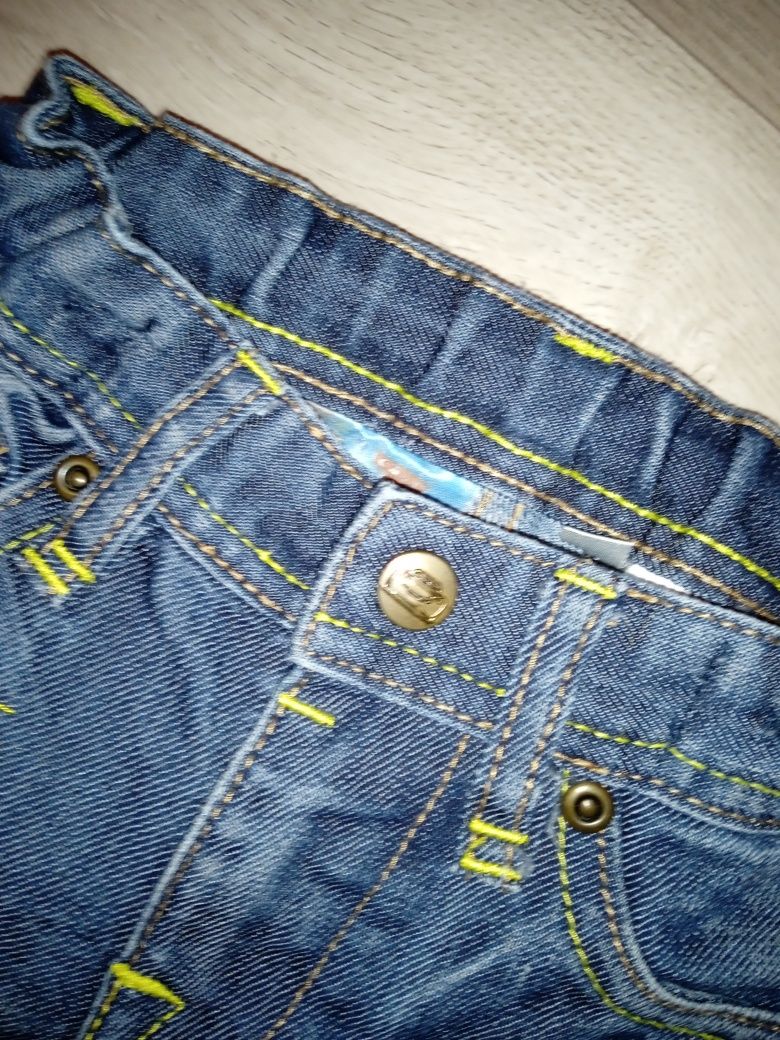Spodnie jeansowe dla chłopca C&A r. 98 AUTA