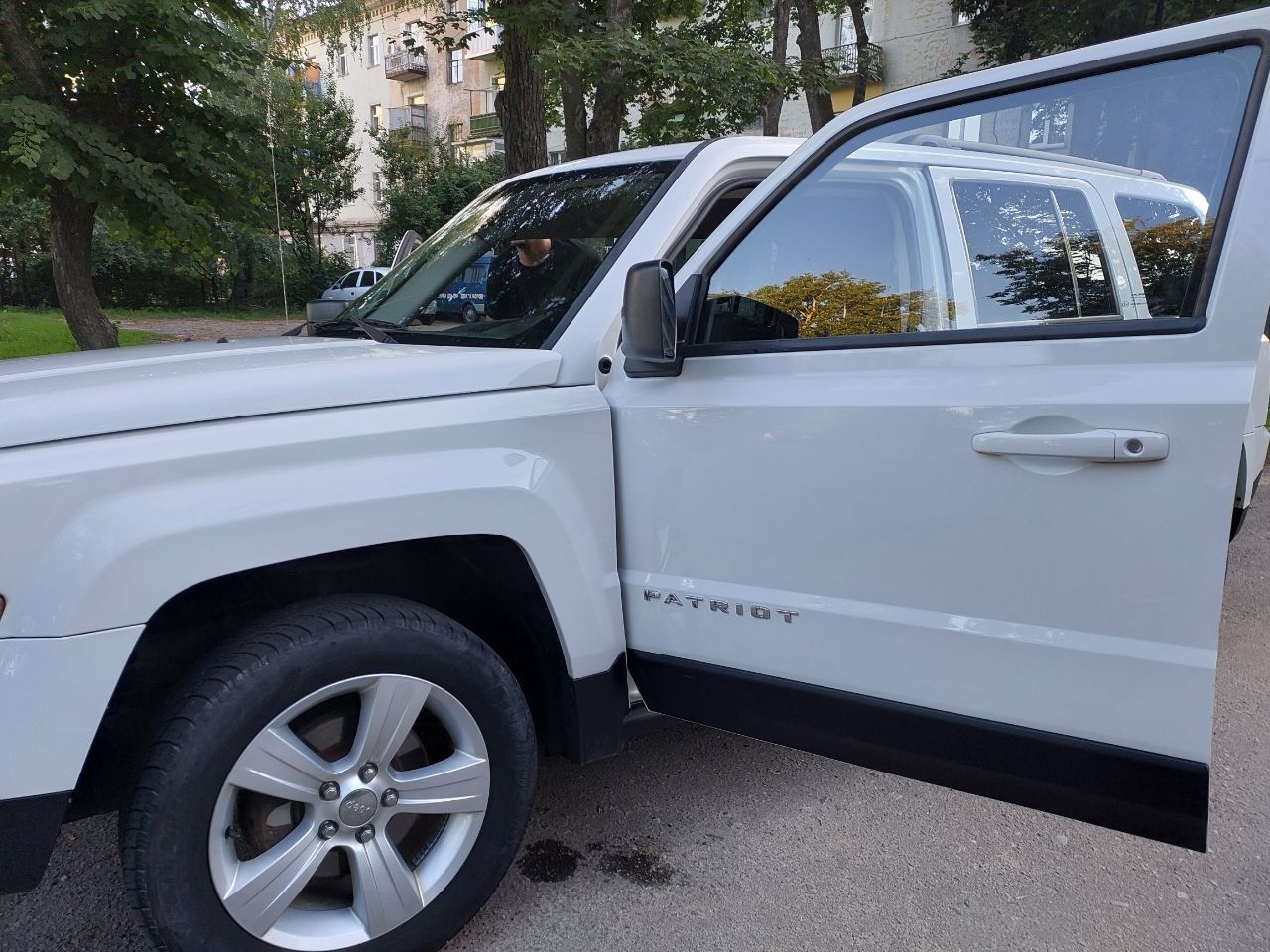 Разборка jeep patriot Розборка джип патриот компас дверь