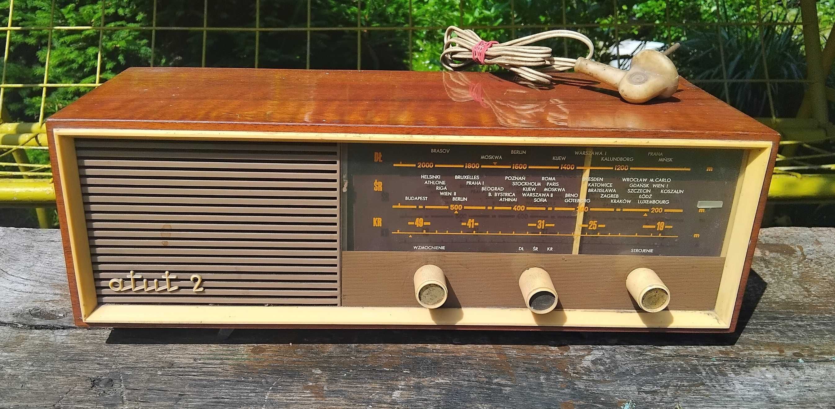 Stare radio lampowe PRL "Atut 2"