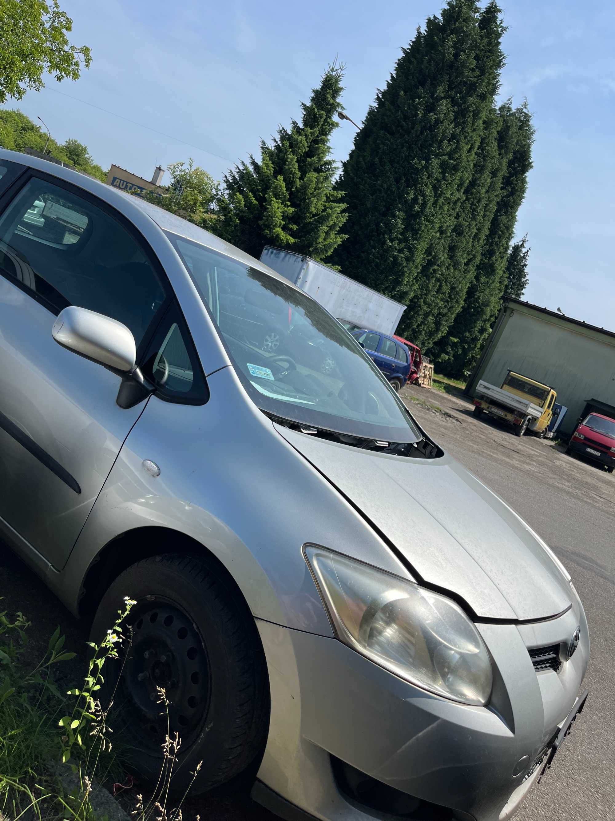 Toyota Auris 2007 na części karoseria drzwi lampy zderzak maska inne
