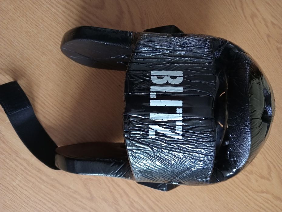 Ochraniacz głowy do sportów walki Blitz, rozmiar L