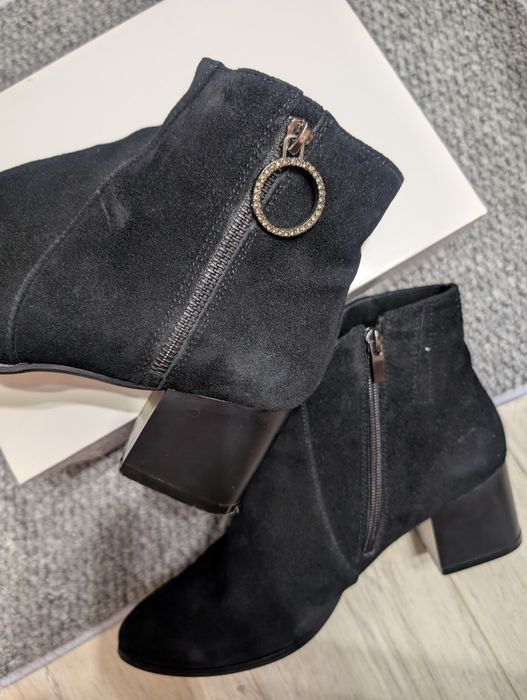 Жіночі замшеві ботильйони 40 розміру