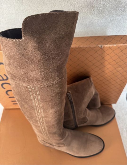 Bota cano alto camurça