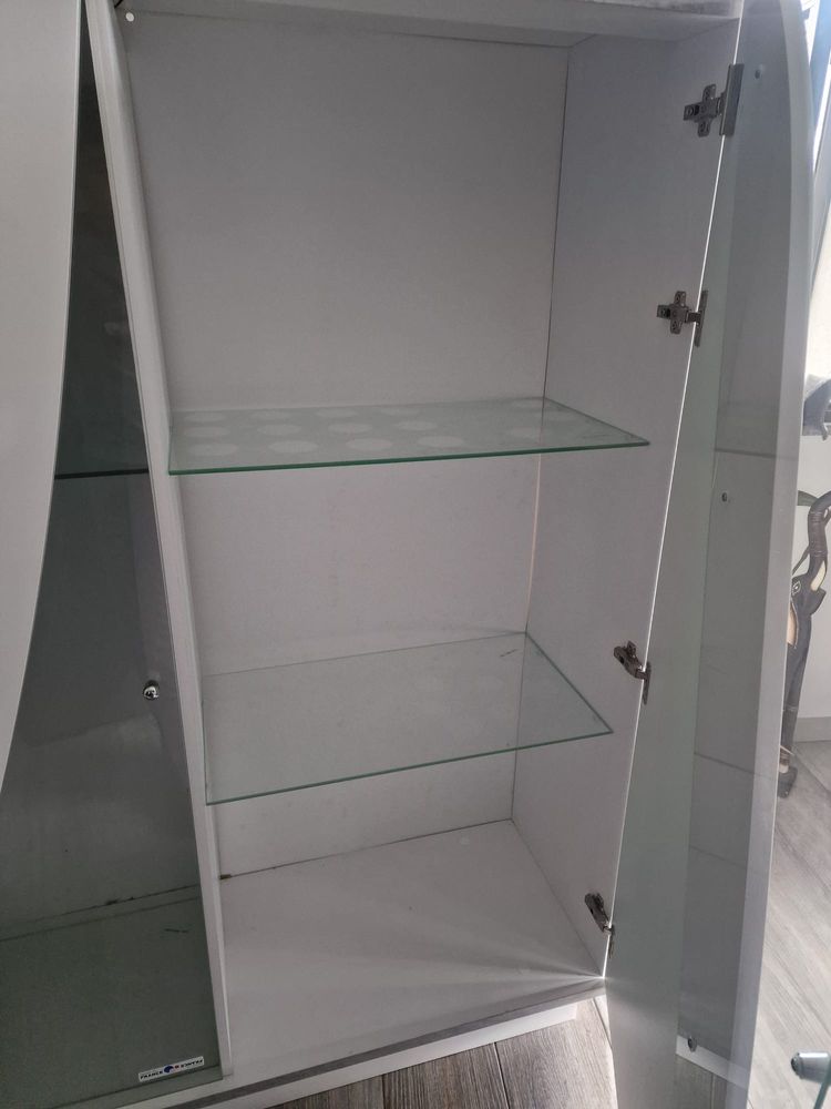 Vitrine para copos com luz