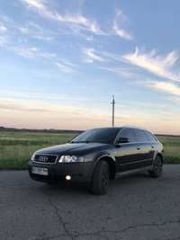 AUDI A4Avant Quattro