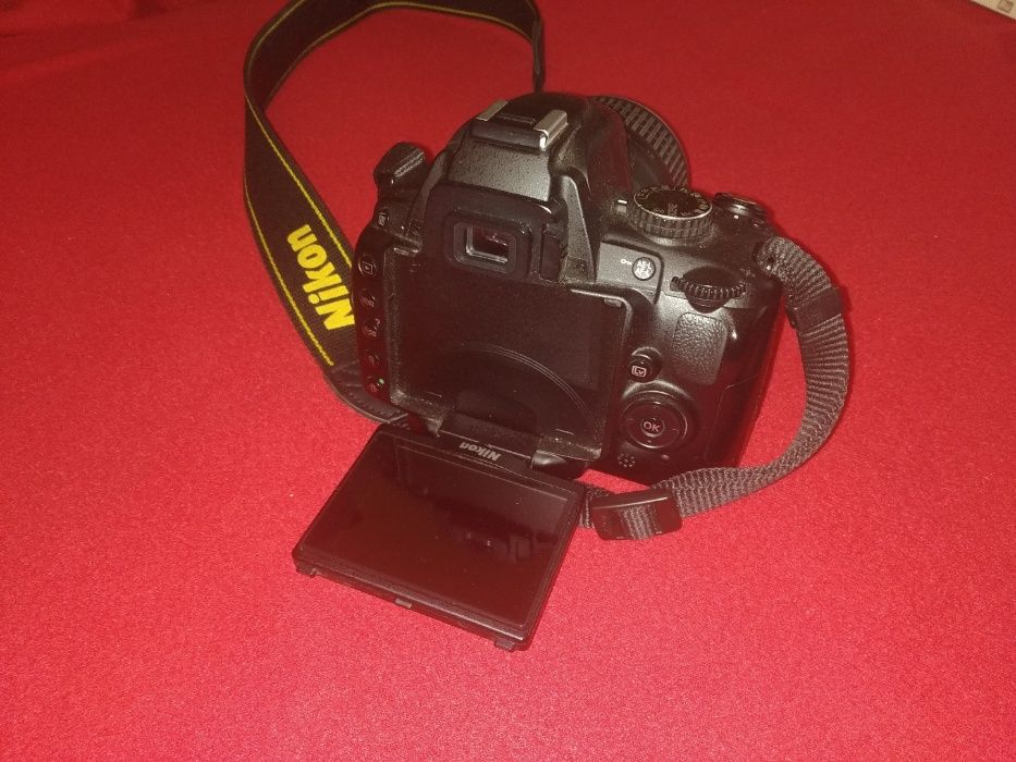 Дзеркальна камера Nikon D5000 18-55VR Kit+сумка LowerPro Cirrus 140