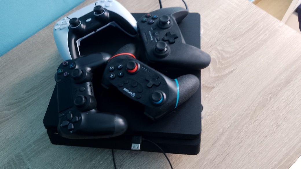 PS4 + 4 pady + Fallout 4 + chłodzenie – gotowe do gry
