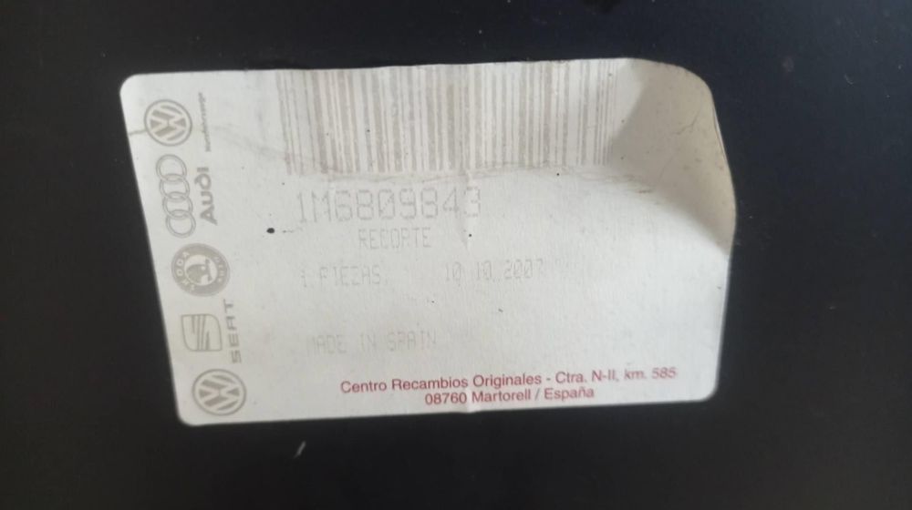 GUARDA-LAMAS TRASEIRA SEAT LEON 2001