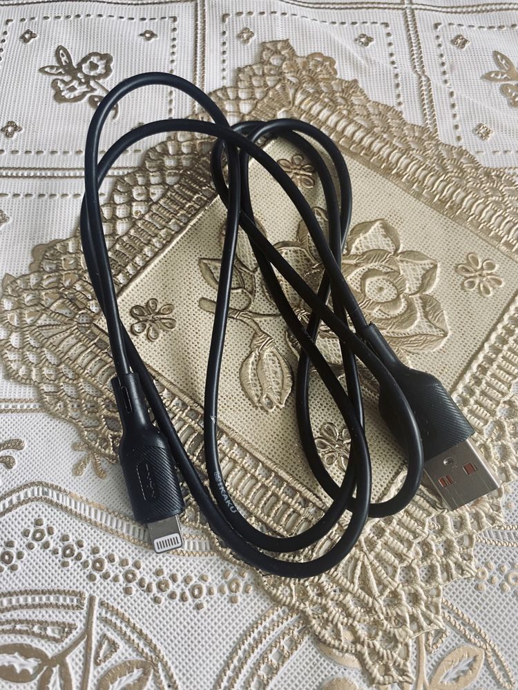 Nowy kabel USB lub kabel do ładowarki iPhone