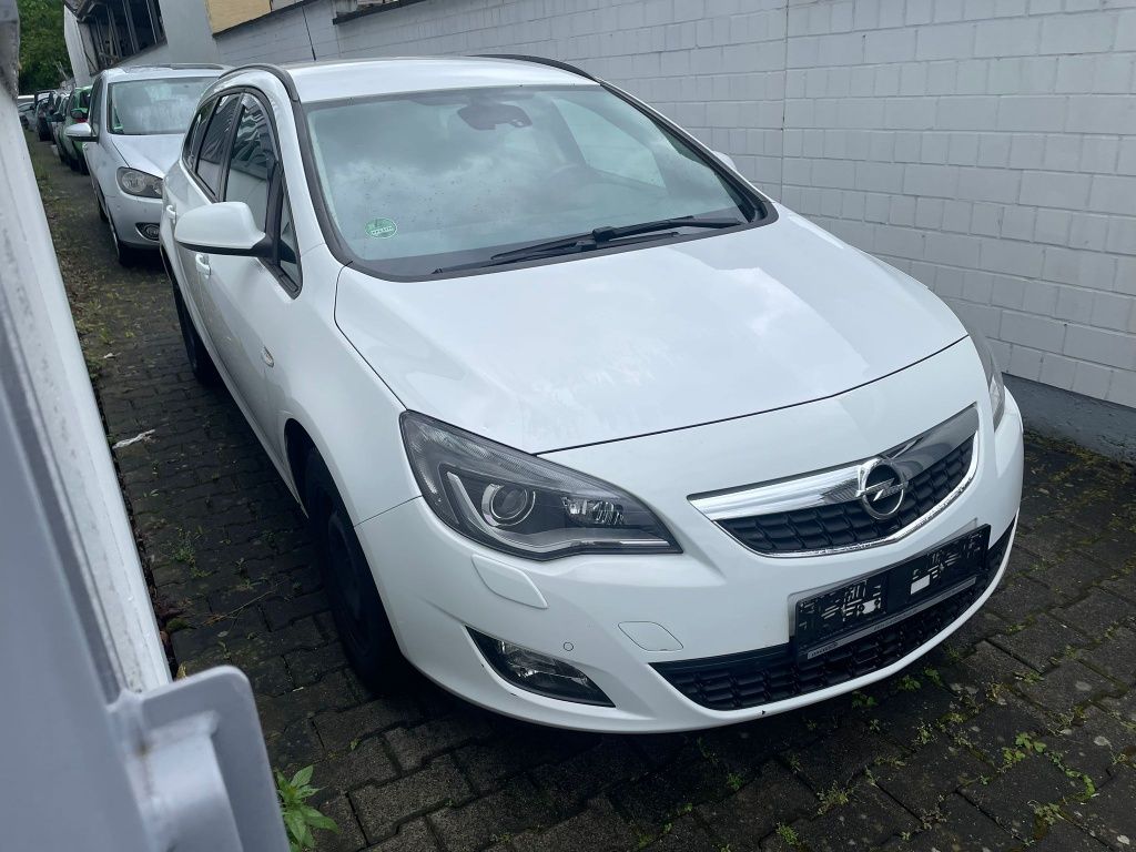 Bezwypadkowy Opel Astra J 2012r 1.4 120KM uszkodzony silnik