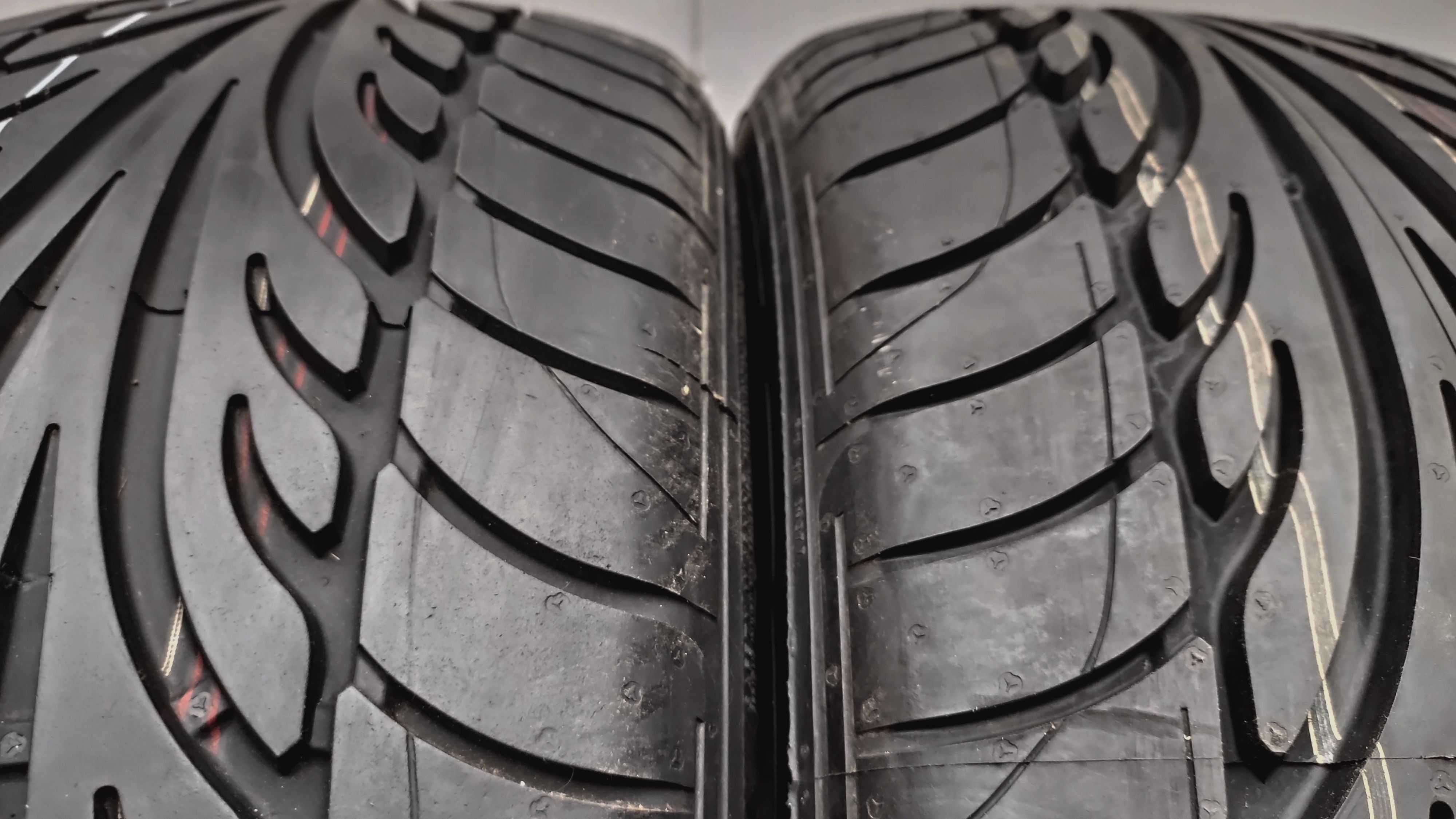 Шини 235/50R18. Dunlop, 99% Німеччина.