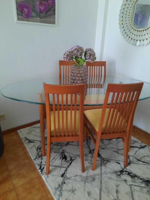 Mesa de sala de jantar + 6 cadeiras