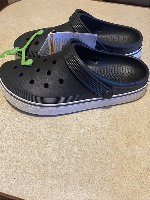Шльопанці Crocs