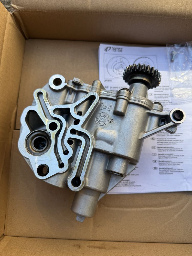 Маслонасос Audi, VW, Skoda, Seat 2.0 tsi 06H115105