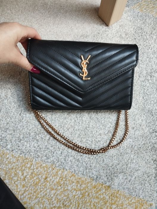 Torebka pikowana na ramię