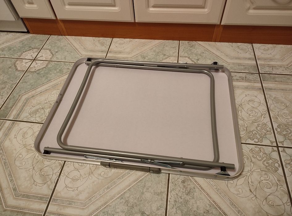 Nowy duży składany stolik turystyczny