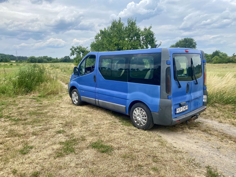 Renault Trafic bus