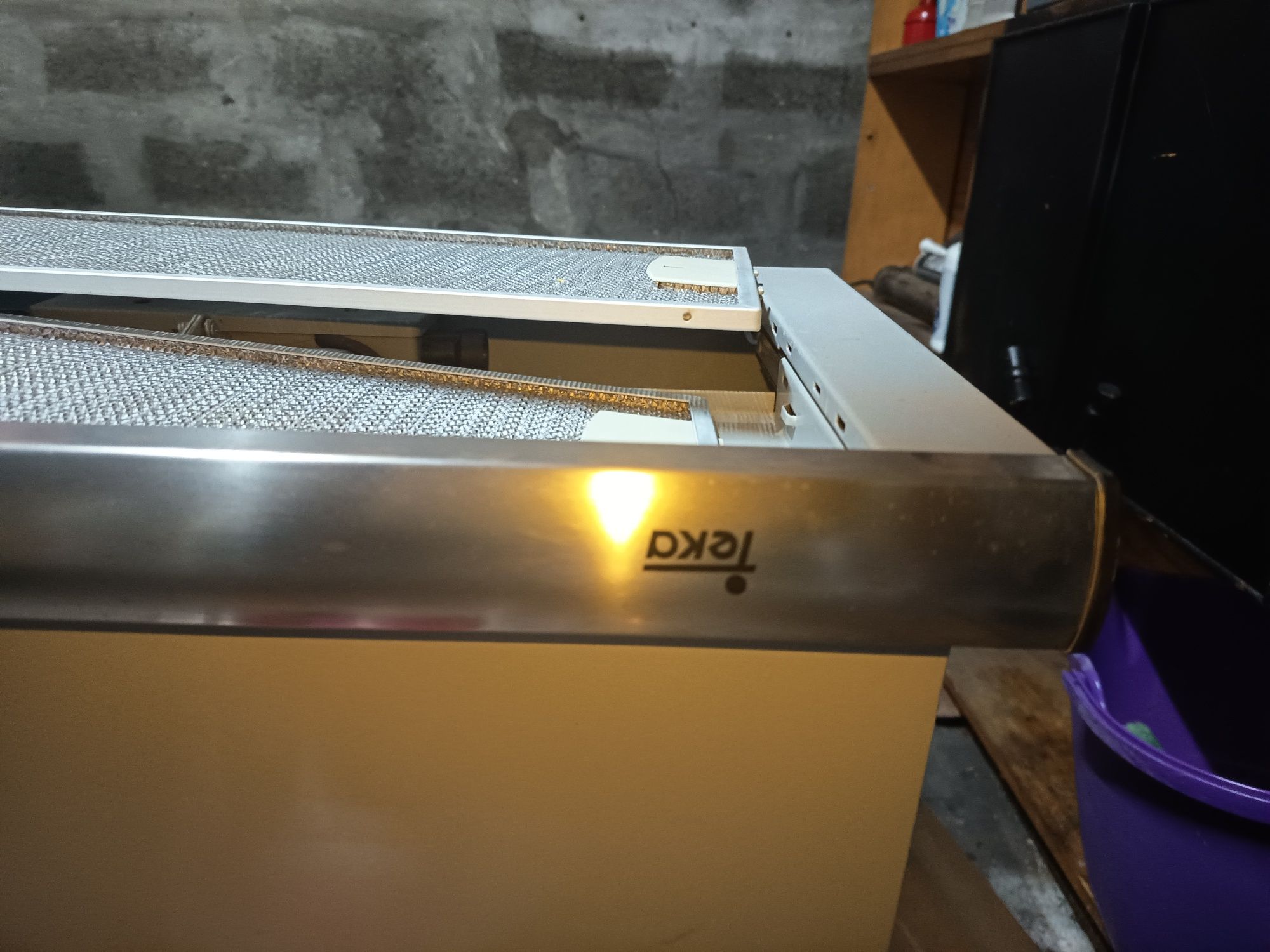 Vendo exaustor Teka 60 cm.