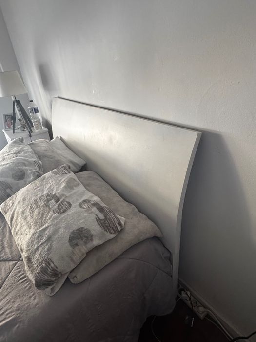 Cama casal bom estado