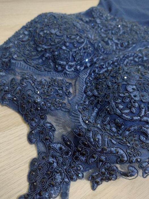 Granatowa tiulowa sukienka na karnawał na studniówkę 36