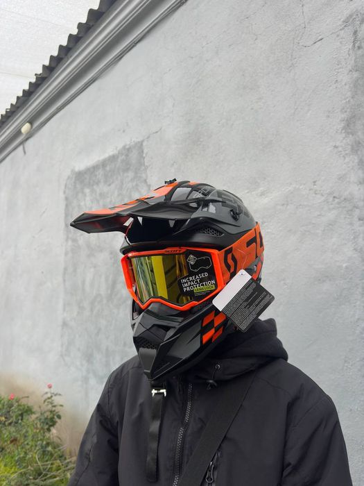 Эндуро шолом - шлем S-M різні кольори