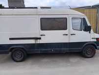 Auto-caravana Mercedes Dahmer para remodelar