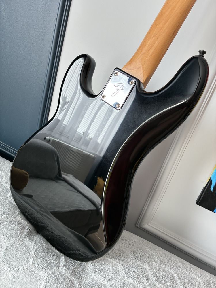 Fender Precision Roger Waters 4 gitara basowa