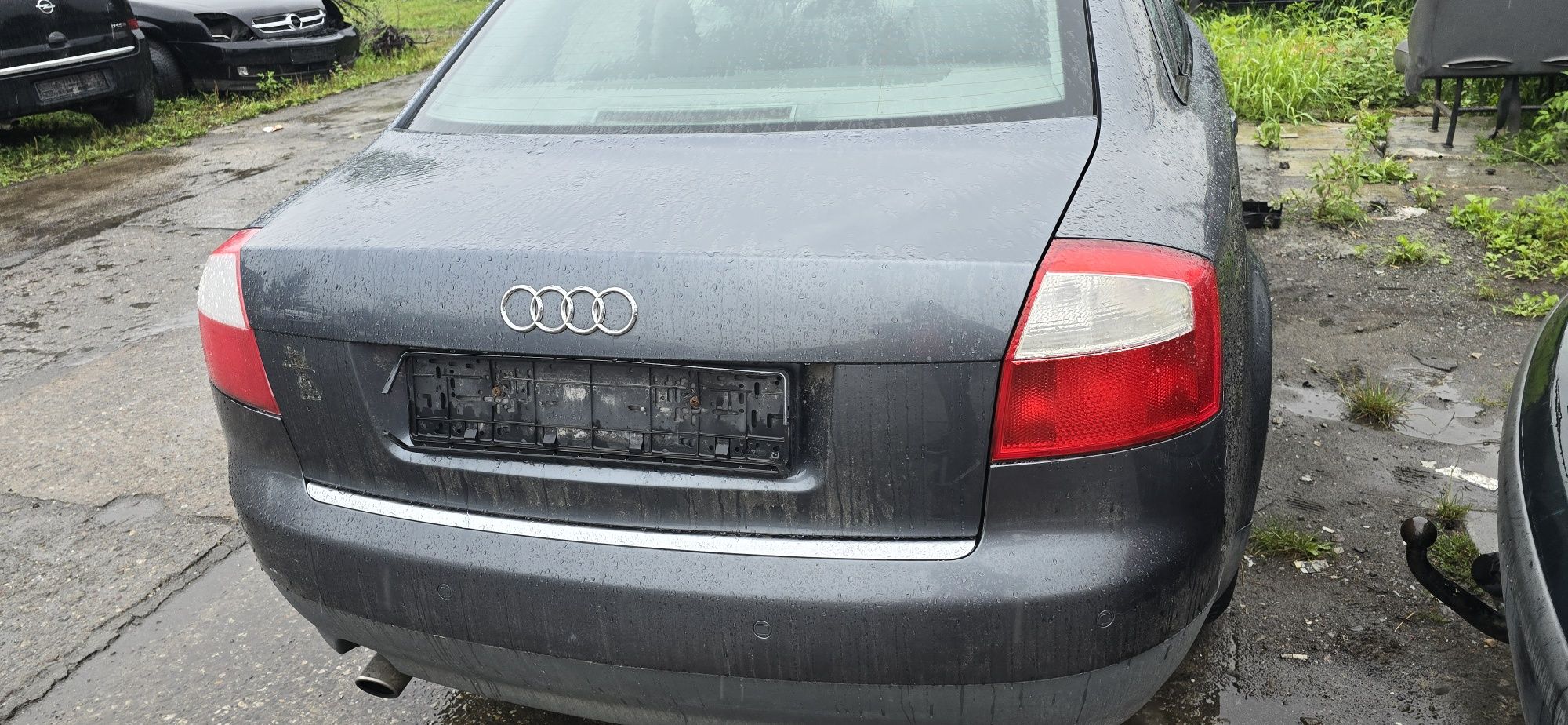 Drzwi lampa zderzak Audi A4 B6 skrzynia biegów 2,0 części
