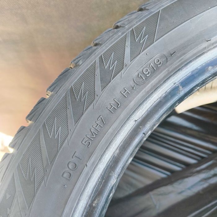 Opony zimowe Hankook Winter icept iz2 245 45 r19