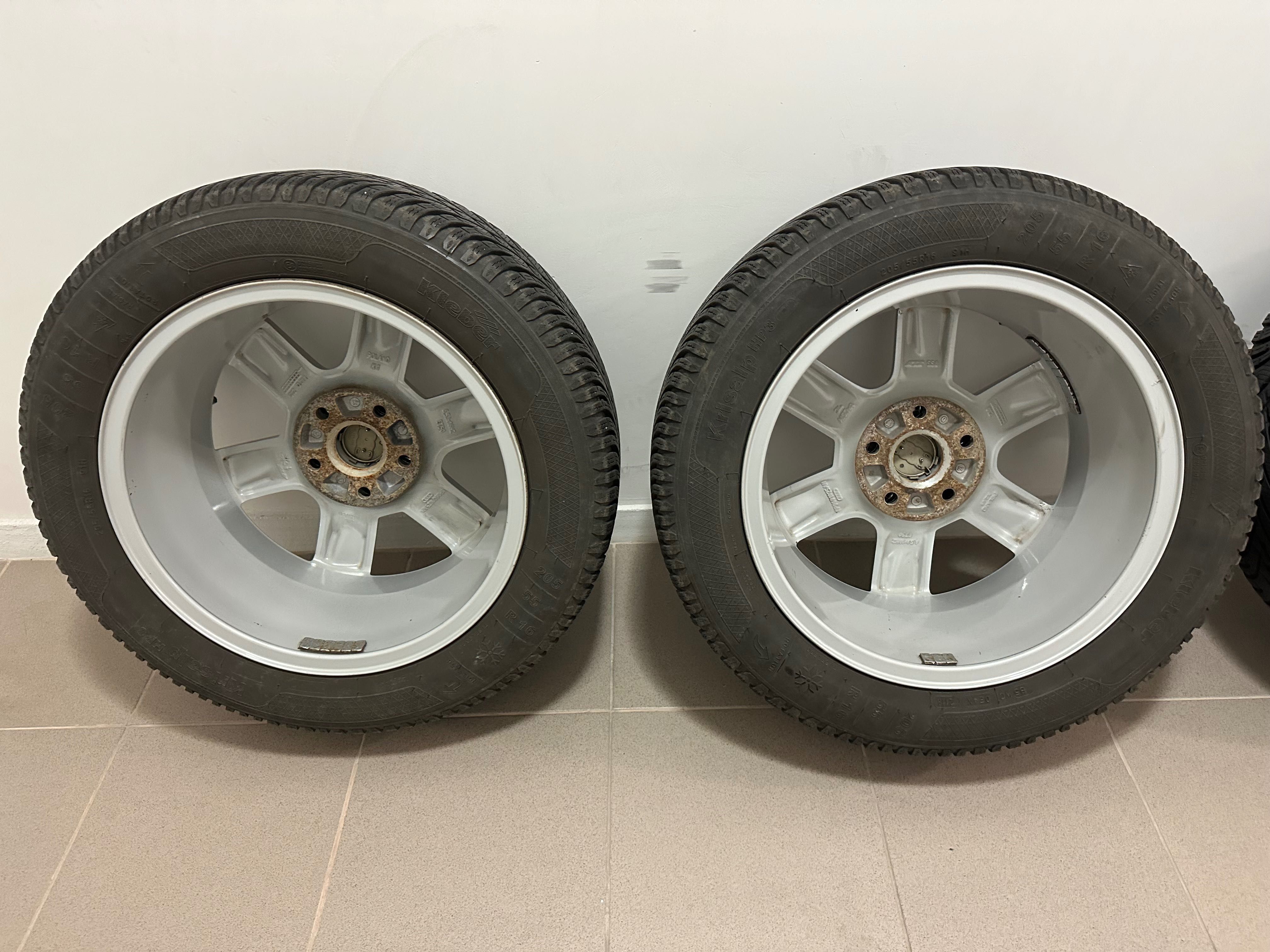 Oryginalne alufelgi z oponami do Audi A3 8P -16 cali