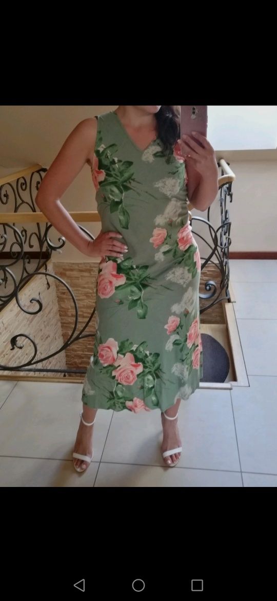 Długa zielona sukienka z różyczkami M