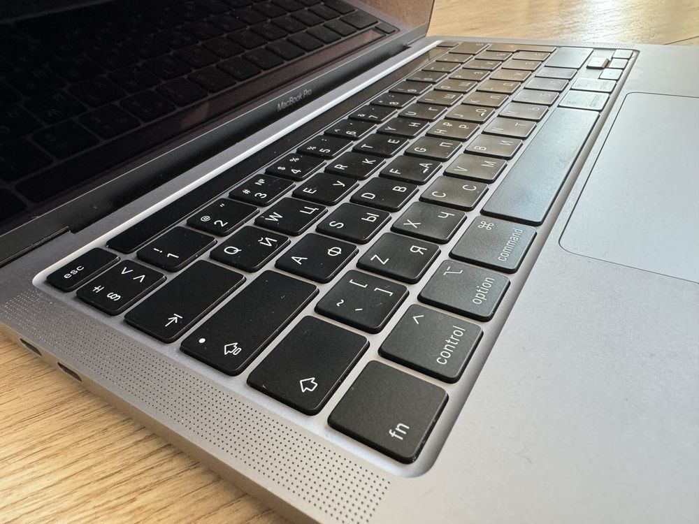 MacBook Pro 2020 / 16GB / 1TB / model A2251