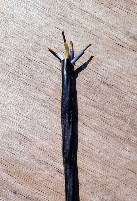 Кабель медный 4 х 1,5 мм² монолитный четырёхжильный СССР