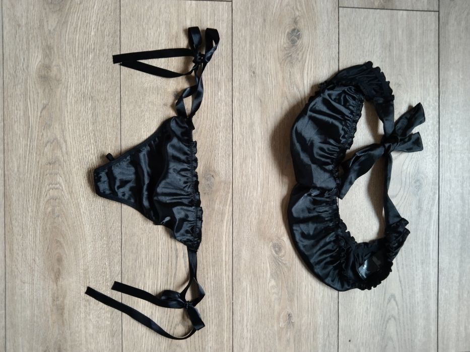 Zestaw bielizny erotycznej Venus wiązany stanik i stringi Wetlook 40 M