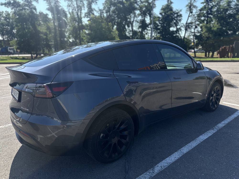 Tesla model Y 2023 Long Range Dual Motor