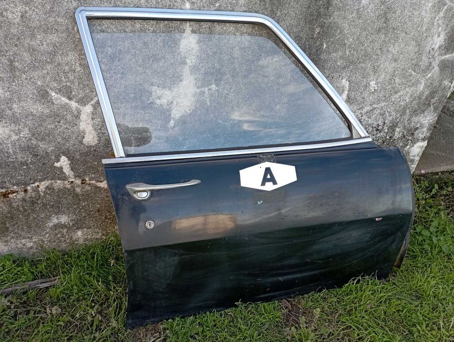 Portas Peugeot 504 (para restauro). Ler descrição