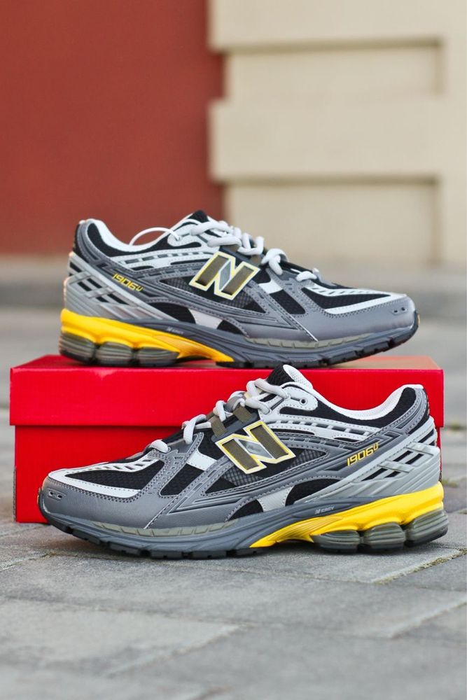 New Balance 1906U Black/Yellow