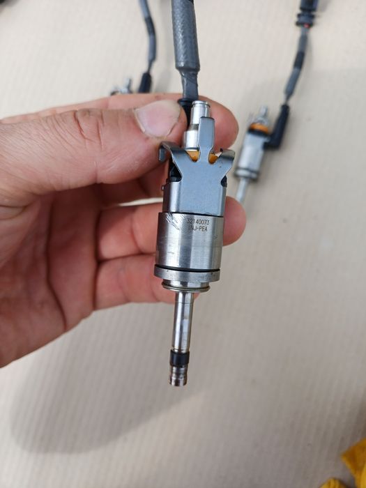 Wtryskiwacz volvo 2.0 b mild hybrid B3,  B4  itp.