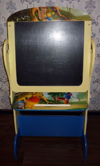 Продам детский двухсторонний мольберт (доска для рисования)