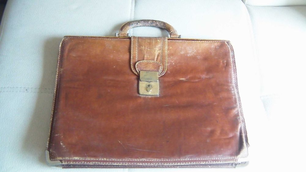 Mala / Pasta para Documentos em Pele Genuína Castanha Vintage.