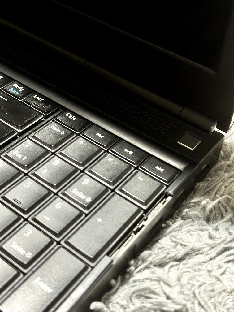 Ноутбук DELL M4800