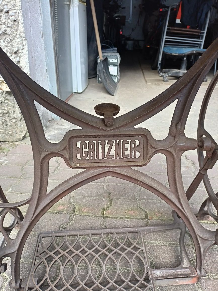 Oryginalny stół na żeliwnych nogach z maszyny do szycia Gritzner