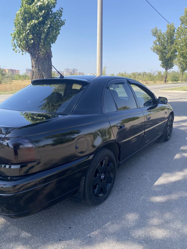 Opel Omega B 2.2