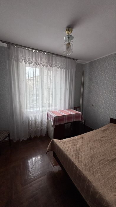 Оренда 3 кім квартири вул. Небесноі Сотні-Бандери