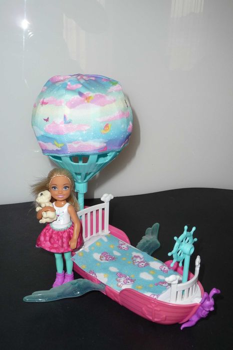 Barbie, Chelsea i Magiczna łódka, zestaw. Statek-balon. Dreamtopia.