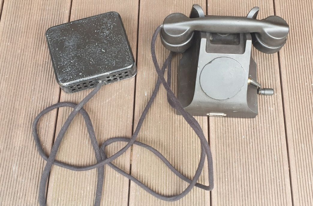 Telefone antigo manivela em baquelite