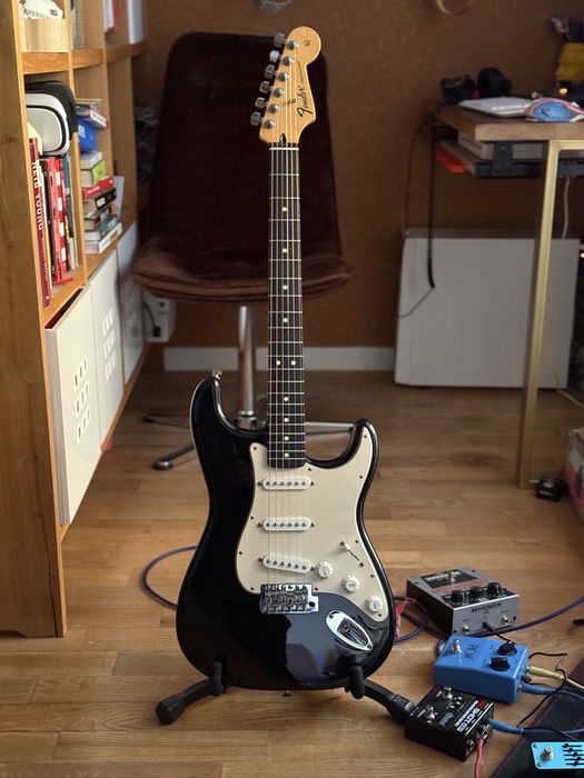 Fender Standard Stratocaster 2011